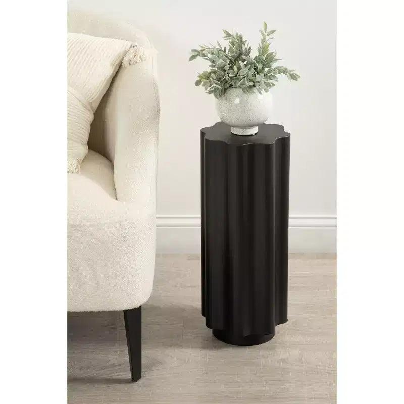 Kate and Laurel Pandey Wavy Drink Table Metal, 9x9x22, Black