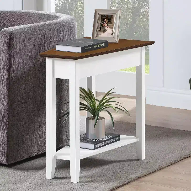 HomeStock Belmont Round End Table with Bottom Shelf, Elegant Side Table Featuring Curved Legs, Stylish Accent Table for Living Room Storage