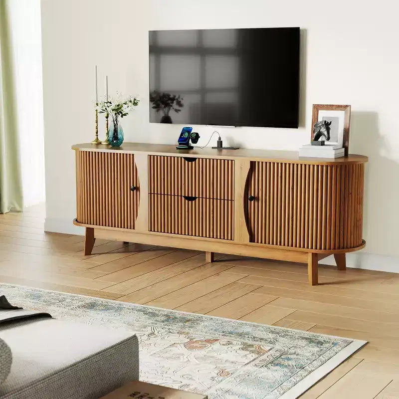Meuble TV avec prises électriques, 2 tiroirs et 2 portes grillagées