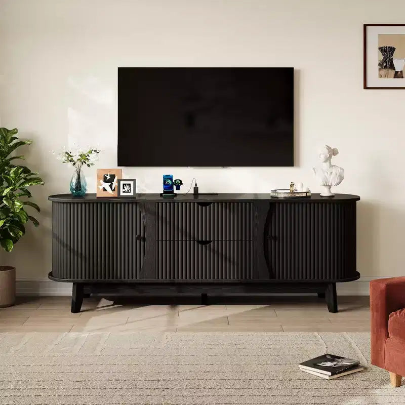 Meuble TV avec prises électriques, 2 tiroirs et 2 portes grillagées