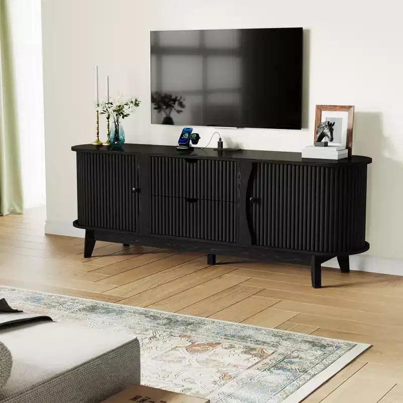 Meuble TV avec prises électriques, 2 tiroirs et 2 portes grillagées
