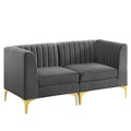 Triumph Zweisitzer-Sofa mit vertikaler Knopfheftung und strapazierfähigem Samtbezug