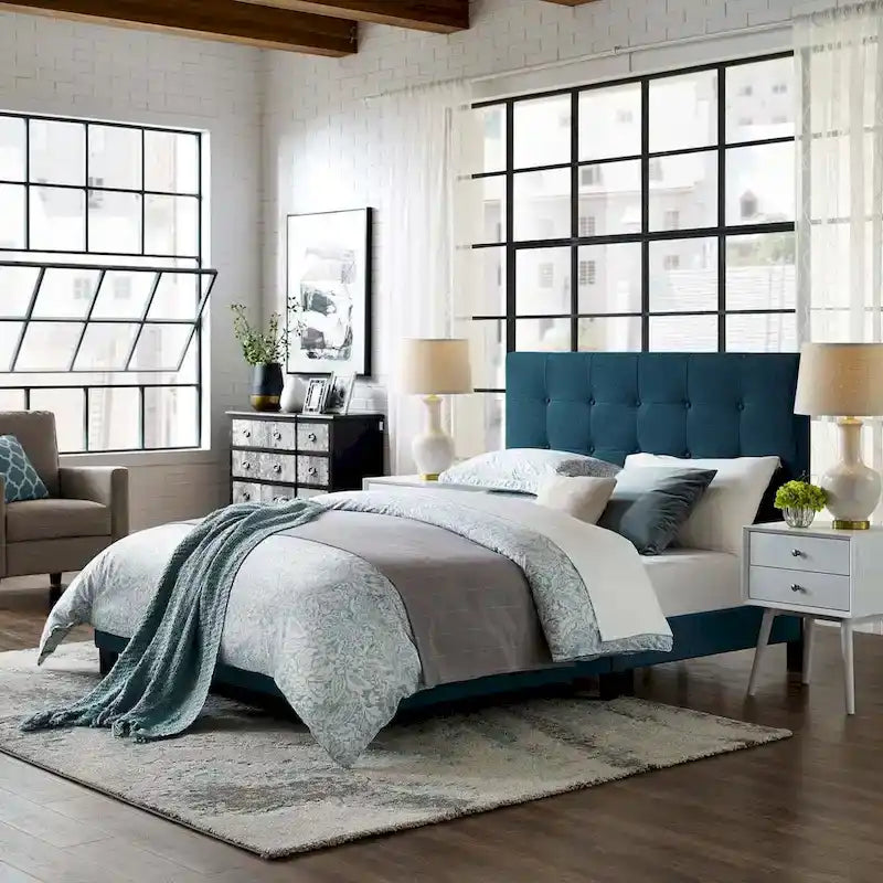 Copper Grove Bienhoa Queen Button-tufted Upholstered Platform Bed